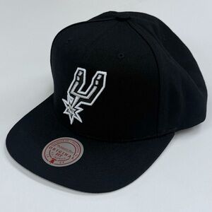 Mitchell & Nesa San Antonio Spurs SnapBack Hat Black NBA Basketball Wemby Core